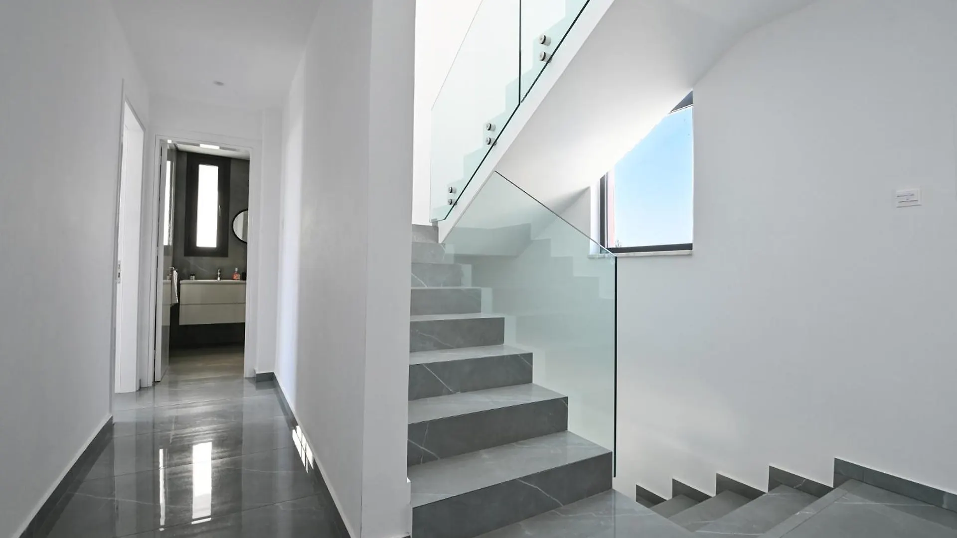 By The Beach Villa 12 بروتاراس
